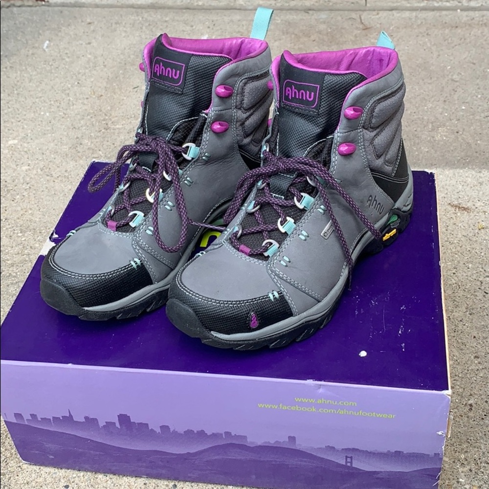 Ahnu Women’s Montara Boot